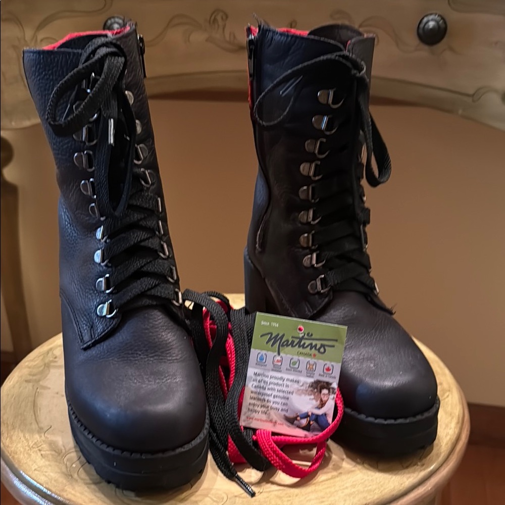 Martini Black Combat Moto Boots with Lace-Up Design, lined with fleece size 9 M